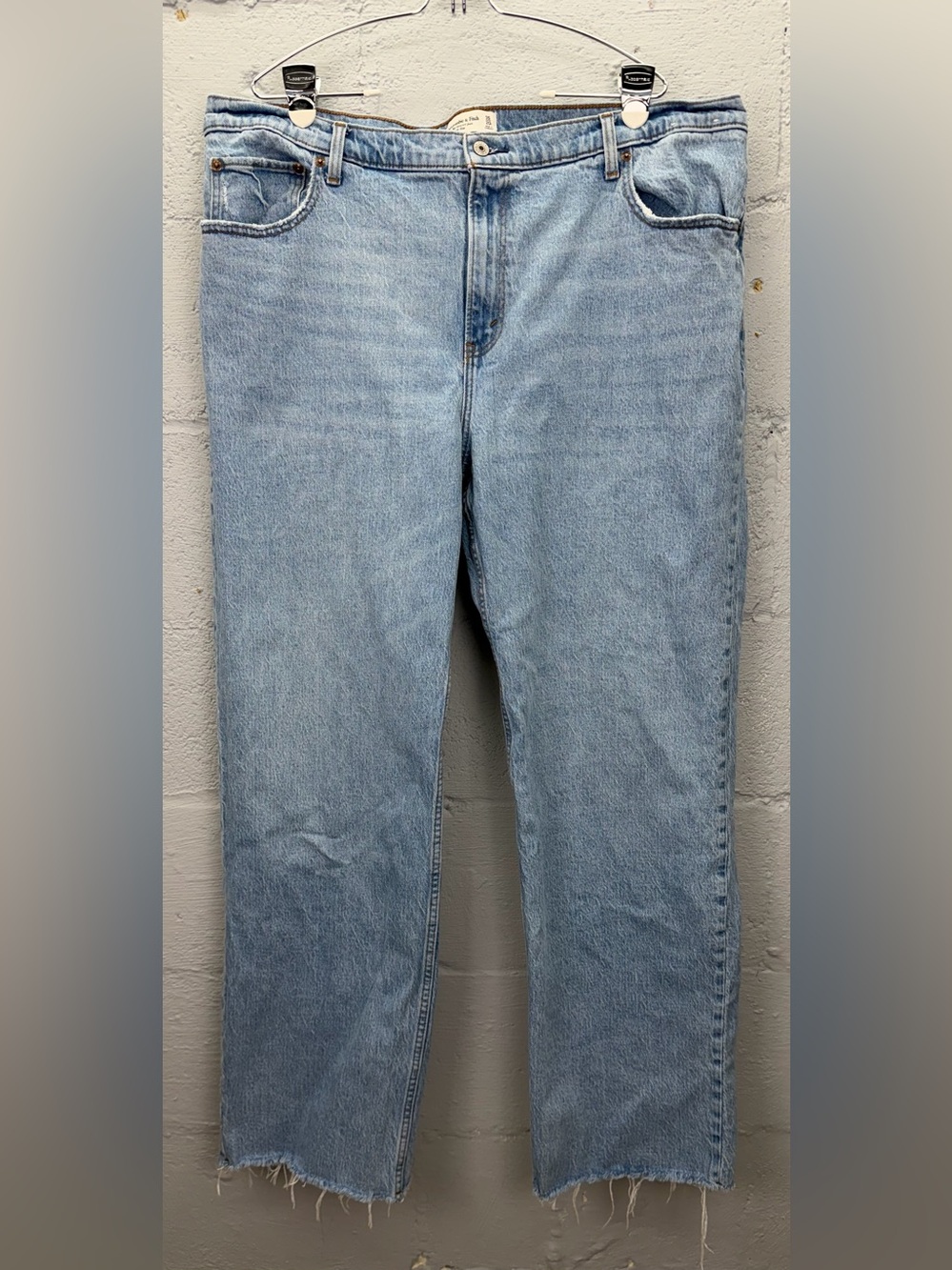 Abercrombie & Fitch Women's High Rise 90s Relaxed Raw Hem Jeans Size 20